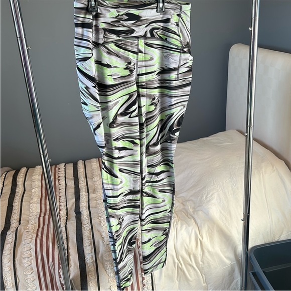 NWT Lululemon BUNDLE Size 10 Leggings - Picture 3 of 3